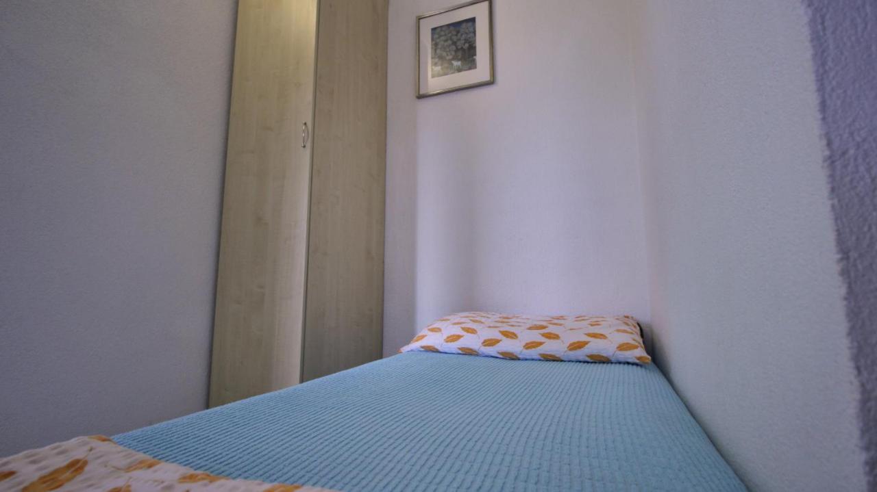 Apartments Noemi Malinska Bagian luar foto